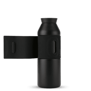 The Closca Wave - Arizona, a matte black reusable water bottle with a wide mouth and rectangular, detachable handle inspired by Estonian design, is shown on a plain white background—ideal for creative gift shop displays. Gate21.ee
