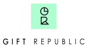 A mint green square with overlapping abstract black G and R letters inside. Below, "F*cking Hard Puzzle" appears in black uppercase on white, evoking a sleek gift shop concept. Gate21.ee
