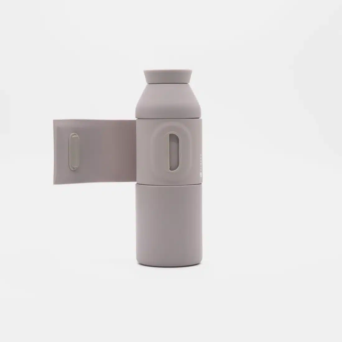 The Closca Wave - Himalaya is a cylindrical, light grey water bottle with a side handle, shown on a plain white background. It features sleek matte finish and minimalist Estonian-inspired design. Gate21.ee