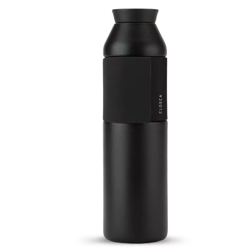 The Closca Wave Large - Black - 600ml is a matt black cylindrical bottle with a wide neck, detachable midsection, and CLOSEA printed vertically on the side. Gate21.ee