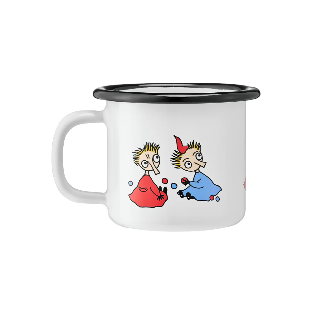 The Thingumy & Bob - Moomin enamel mug 1.5dl is a white mug with a black rim, featuring illustrations of two cartoon characters in red and blue outfits sitting and facing right. Gate21.ee