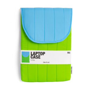 The Puffy laptop sleeve 15´´- Green is a padded case with a bright green body and light blue flap. A white label wraps around the case, displaying the product name along with brand and product details for a unique look. Gate21.ee
