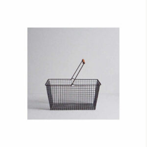 The Baskets wire shopping basket features a rectangular shape, metal handle with wooden grip, ideal for curated gift shops, displayed on a plain white surface with a white background. Gate21.ee