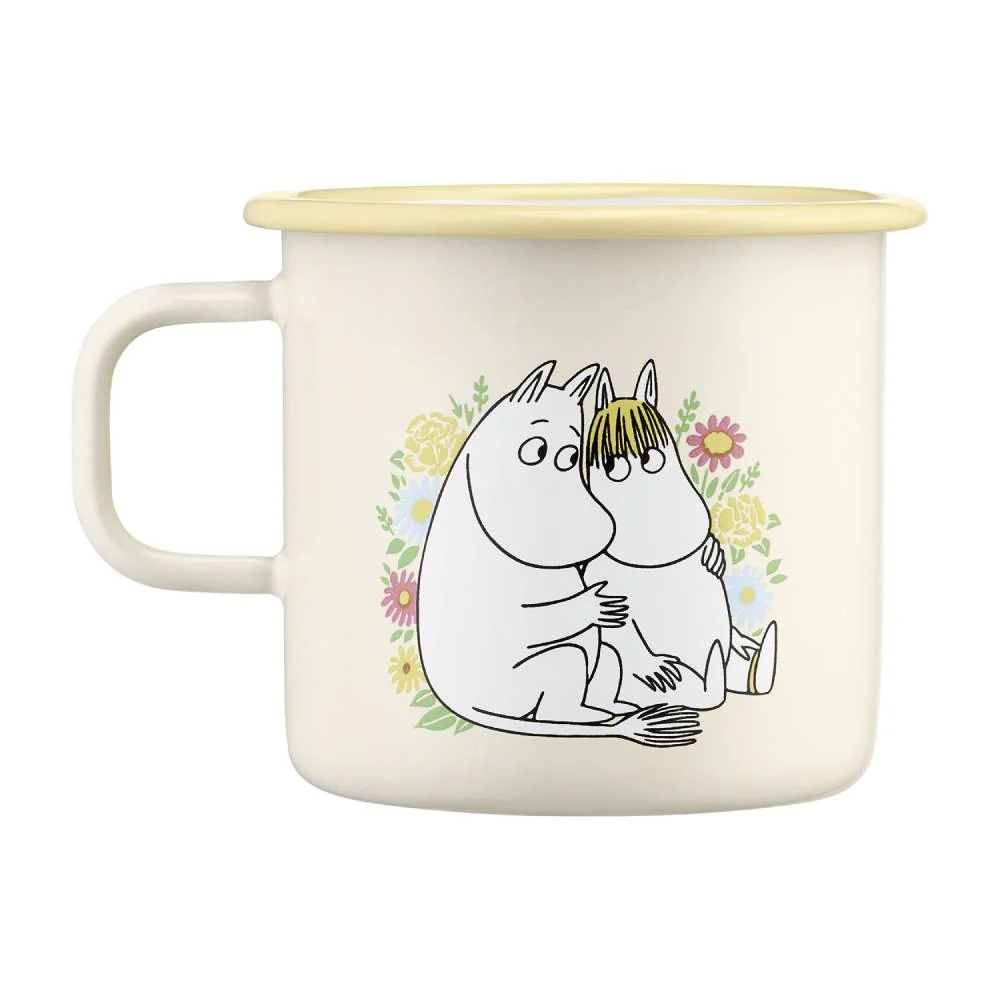 The Flowers - Moomin enamel mug 550ml is cream-coloured with a yellow rim, featuring two Moomin characters hugging amid pastel flowers. Gate21.ee