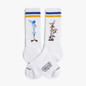 A curated pair of white crew socks with blue and yellow stripes, featuring embroidered Duffy and Bugs Bunny designs—perfect for any Tallinn shopping adventure or as a playful gift shop find. Gate21.ee