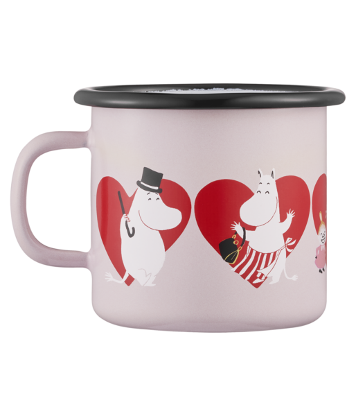 The Heart – Moomin enamel mug 2.5dl features pale pink enamel with a black rim and Moomin characters among red hearts. A lovely example of Estonian design, it’s an ideal present from our curated shop collection. Gate21.ee