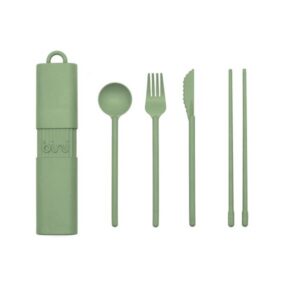 A terracotta Bini Cutlery Kit, featuring a case, spoon, fork, knife, and a pair of chopsticks, all laid out in a row on a white background. Gate21.ee