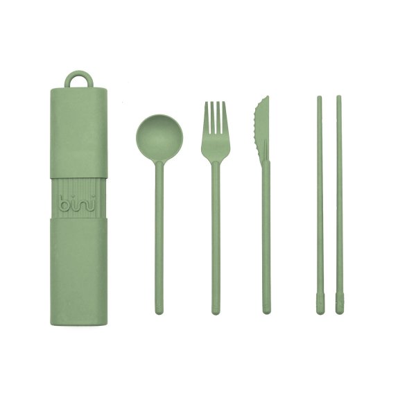 A terracotta Bini Cutlery Kit, featuring a case, spoon, fork, knife, and a pair of chopsticks, all laid out in a row on a white background. Gate21.ee