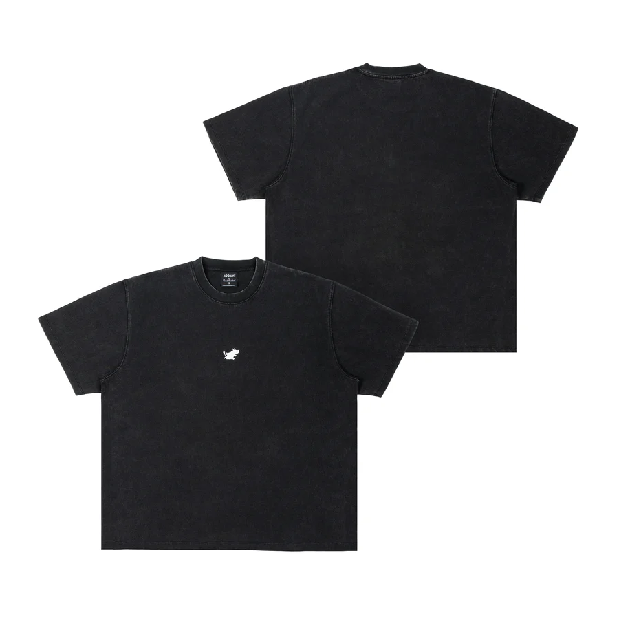 Front and back view of the Moomin Ts - Stone Wash Black. The front has a small white graphic on the left chest, whilst the back is plain black with no design or text. Gate21.ee