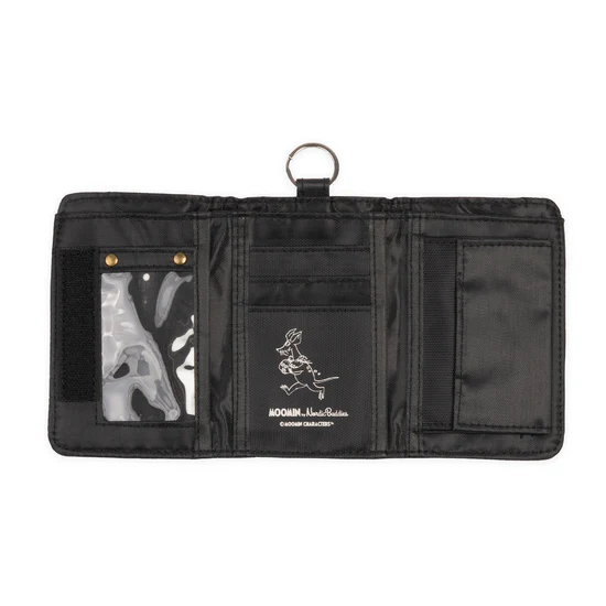 The open black Moomin Wallet - Stinky's Getaway displays multiple compartments including a clear ID slot, card slots, and a large pocket. Inside, there’s a white Moomin design with text and room to attach your favourite Moomin keyrings. Gate21.ee