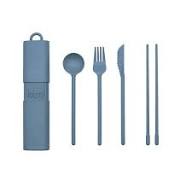 A terracotta Bini Cutlery Kit with a carrying case, featuring a spoon, fork, knife, and a pair of chopsticks neatly arranged in a row on a white background. Gate21.ee