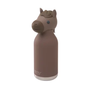 The Horse Bestie - 740ml is a brown water bottle with a matte finish, featuring a lid shaped like a horse's head—complete with mane, ears, eyes, and nostrils—and a logo near the base. Gate21.ee