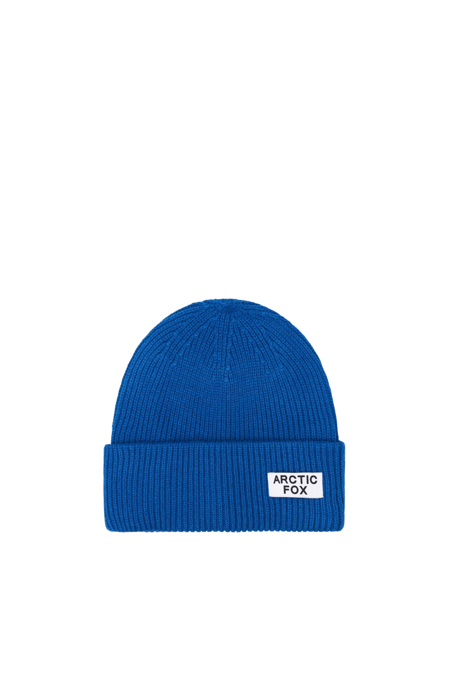 The Recycled Bottle Beanie - Ocean Blue features a folded brim and a white patch with bold black "ARCTIC FOX" lettering. This classic blue knitted beanie is ideal for Arctic Fox fans, showcased on a plain, light-coloured background. Gate21.ee